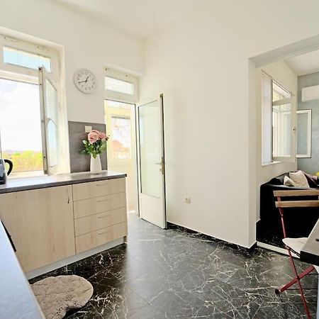 Cozy 1-Bedroom Flat In The Very Center Of Sofia Exteriör bild