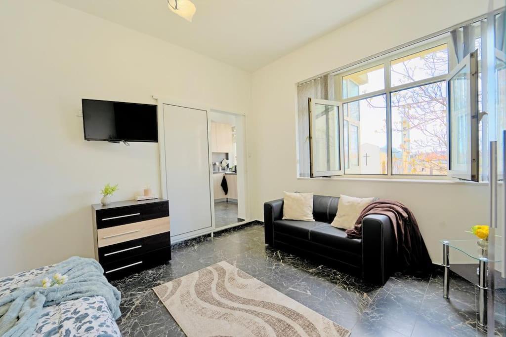 Cozy 1-Bedroom Flat In The Very Center Of Sofia Exteriör bild